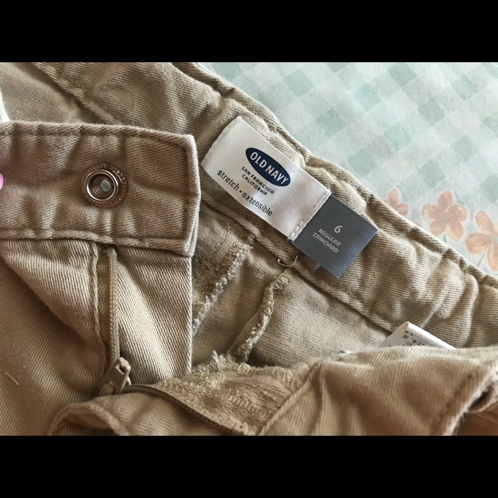 Old Navy khaki pants, skinny !